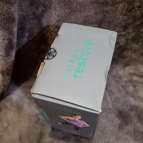 Gaiam Restore 5-Pound Set (2x2.5)Pair Ankle Weights Comfortable Fit Gray & Lime - Picture 4 of 8